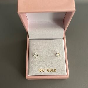 10 karat 6 MM CUBIC SCREW BACK CUBIC ZIRCONIA STUDS
